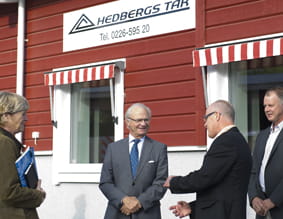 Der König besuchte die schwedische Region Dalarna im August, um sich ein besseres Verständnis für die kontinuierliche Arbeit des Landes über Umwelt- und Energieprobleme zu verschaffen. 